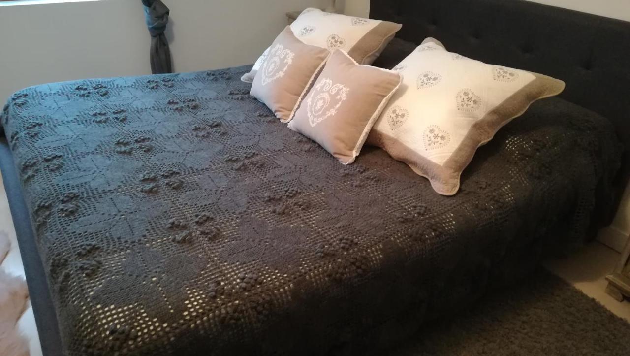La Gerbaudiere Chambres&table D Hotes Proche Mont Saint Michel Cuisine Maison Bed & Breakfast