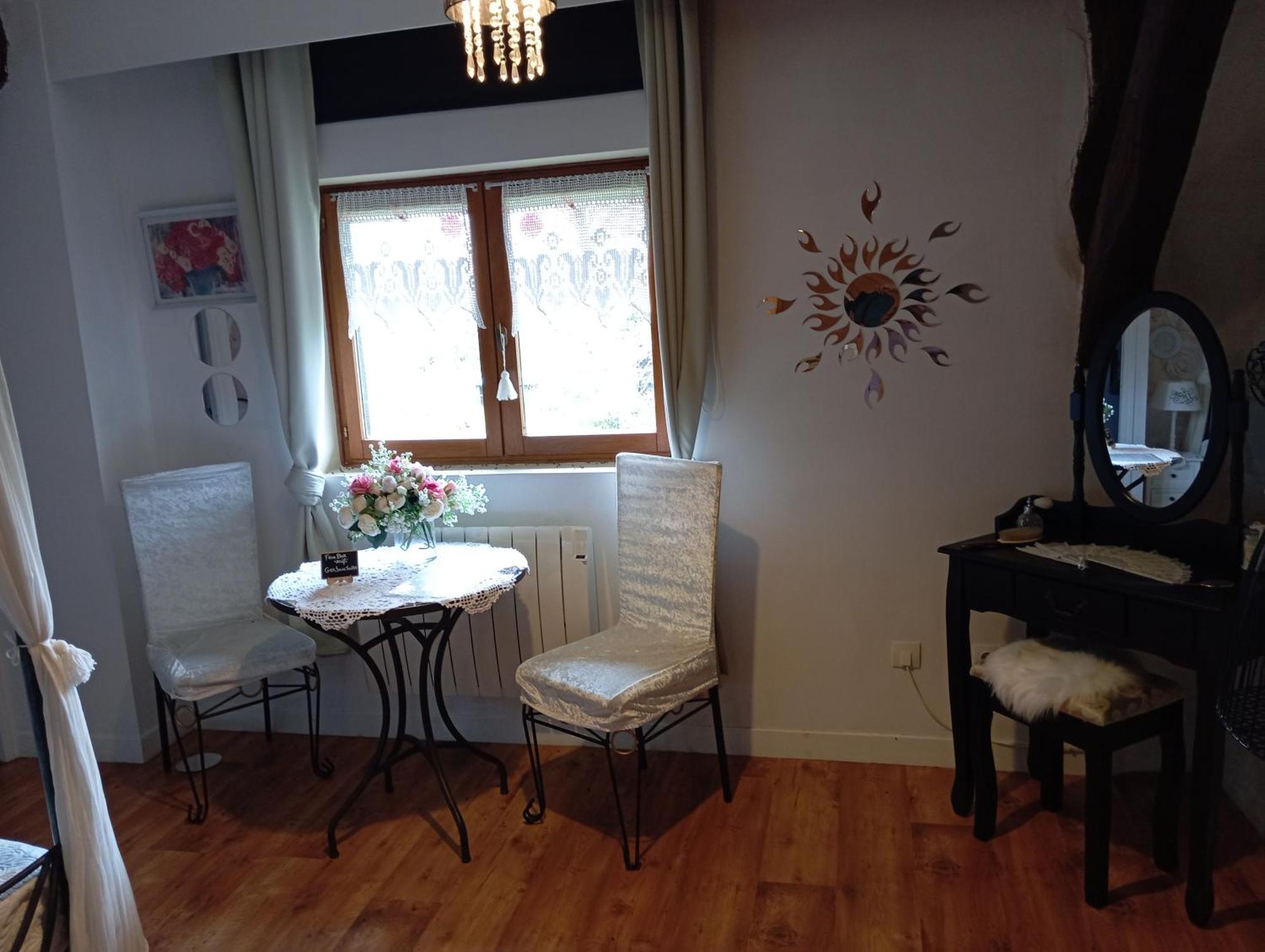 La Gerbaudiere Chambres&table D Hotes Proche Mont Saint Michel Cuisine Maison Bed & Breakfast