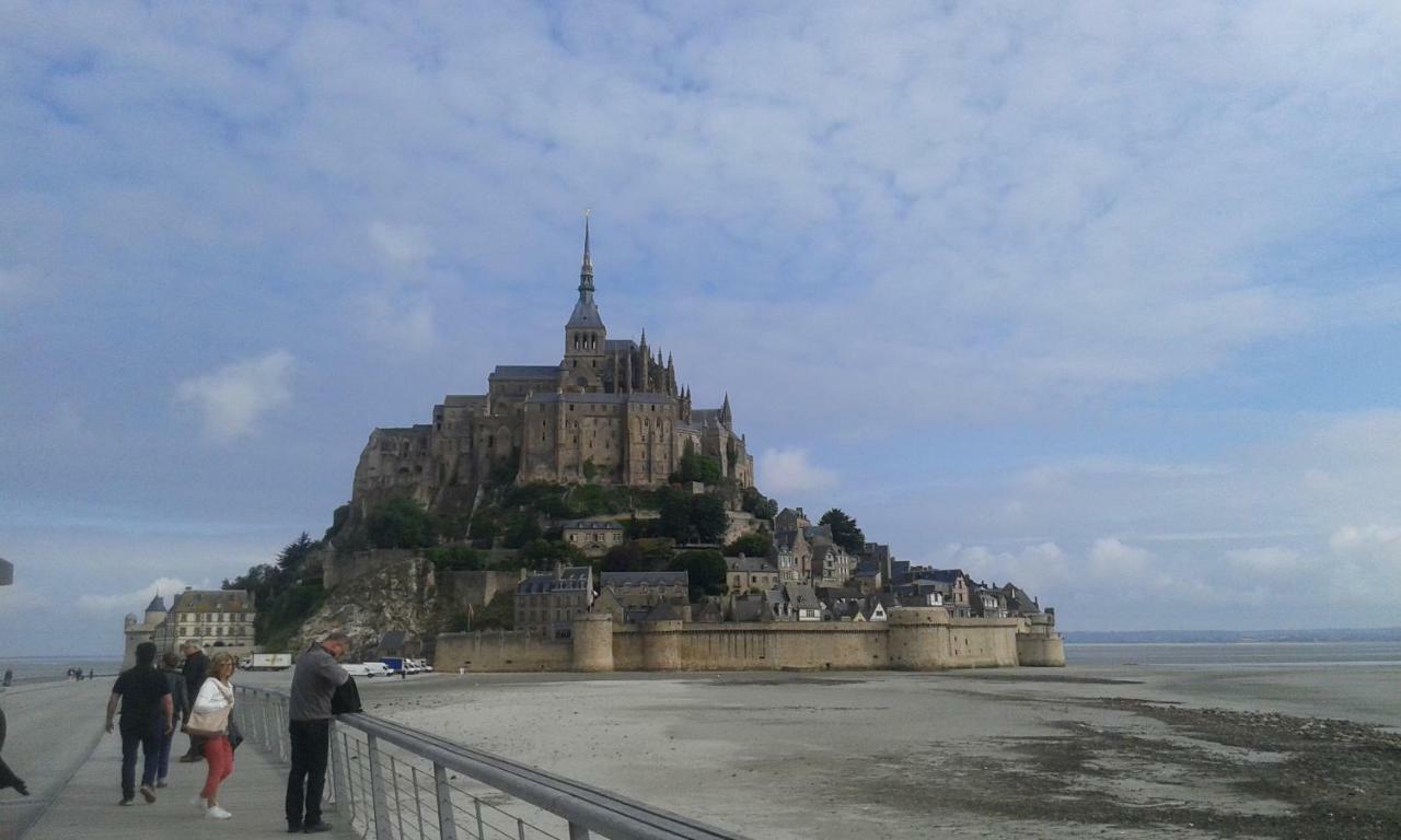 La Gerbaudiere Chambres&table D Hotes Proche Mont Saint Michel Cuisine Maison Bed & Breakfast Notre-Dame-du-Touchet