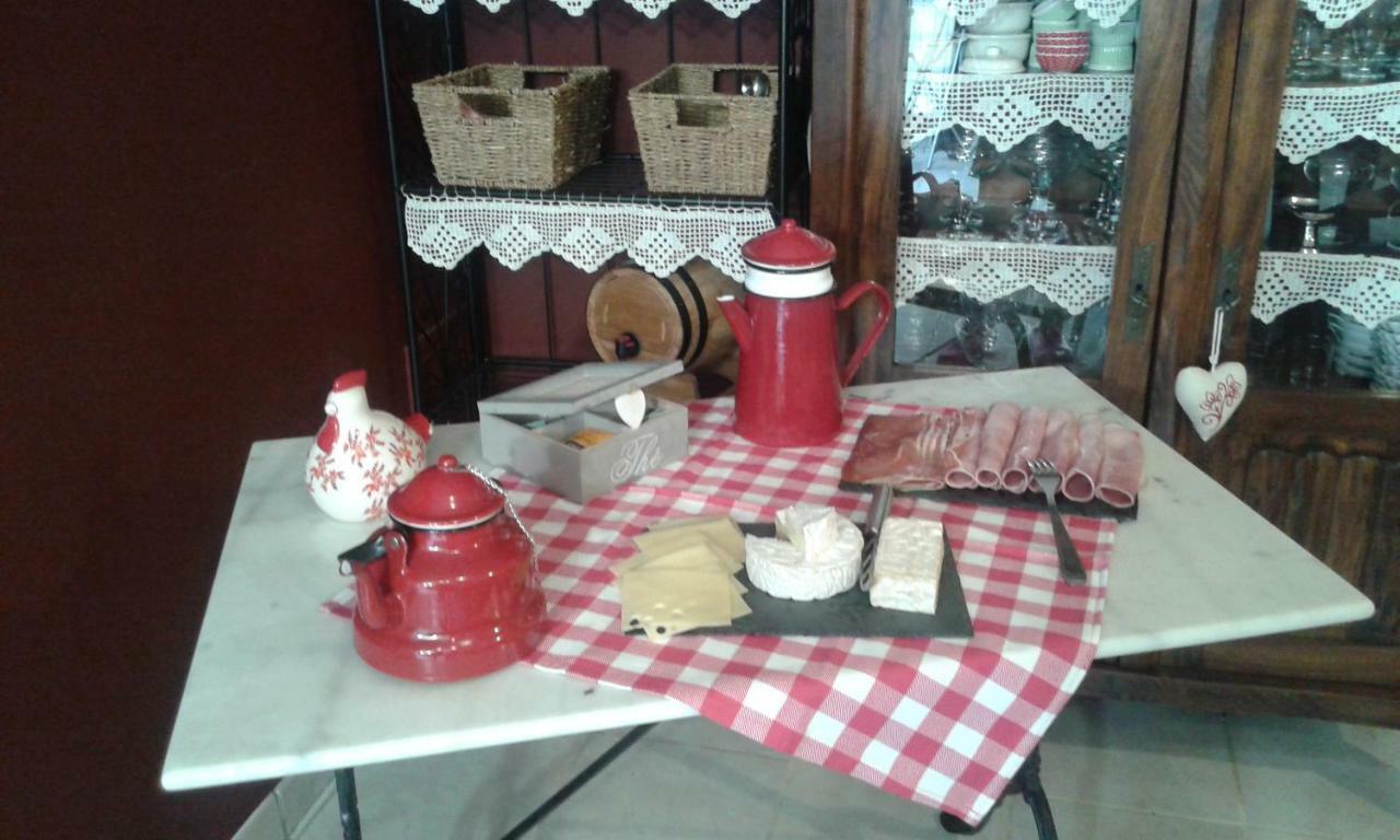 La Gerbaudiere Chambres&table D Hotes Proche Mont Saint Michel Cuisine Maison Bed & Breakfast Notre-Dame-du-Touchet